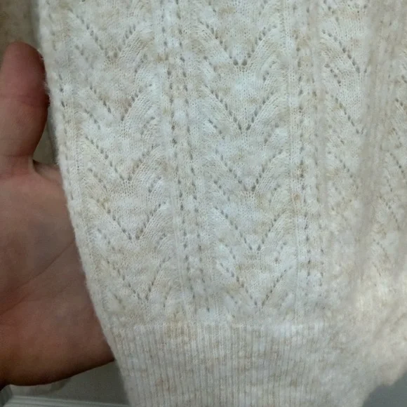 Elegant Cream Sweater super soft - Picture 3 of 4